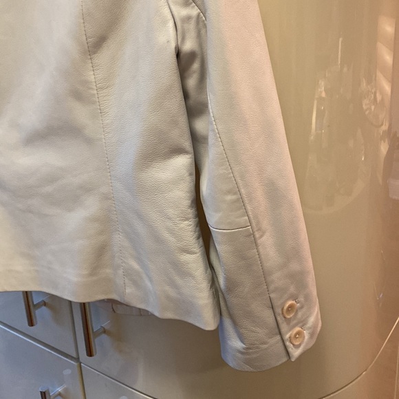 Jacket - Picture 3 of 4